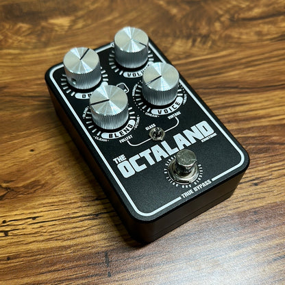 Top angle of Used Kingtone The Octaland Mini TSU16059.