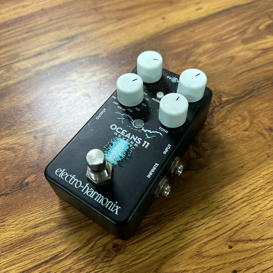 Top of Used Electro-Harmonix Oceans 11.