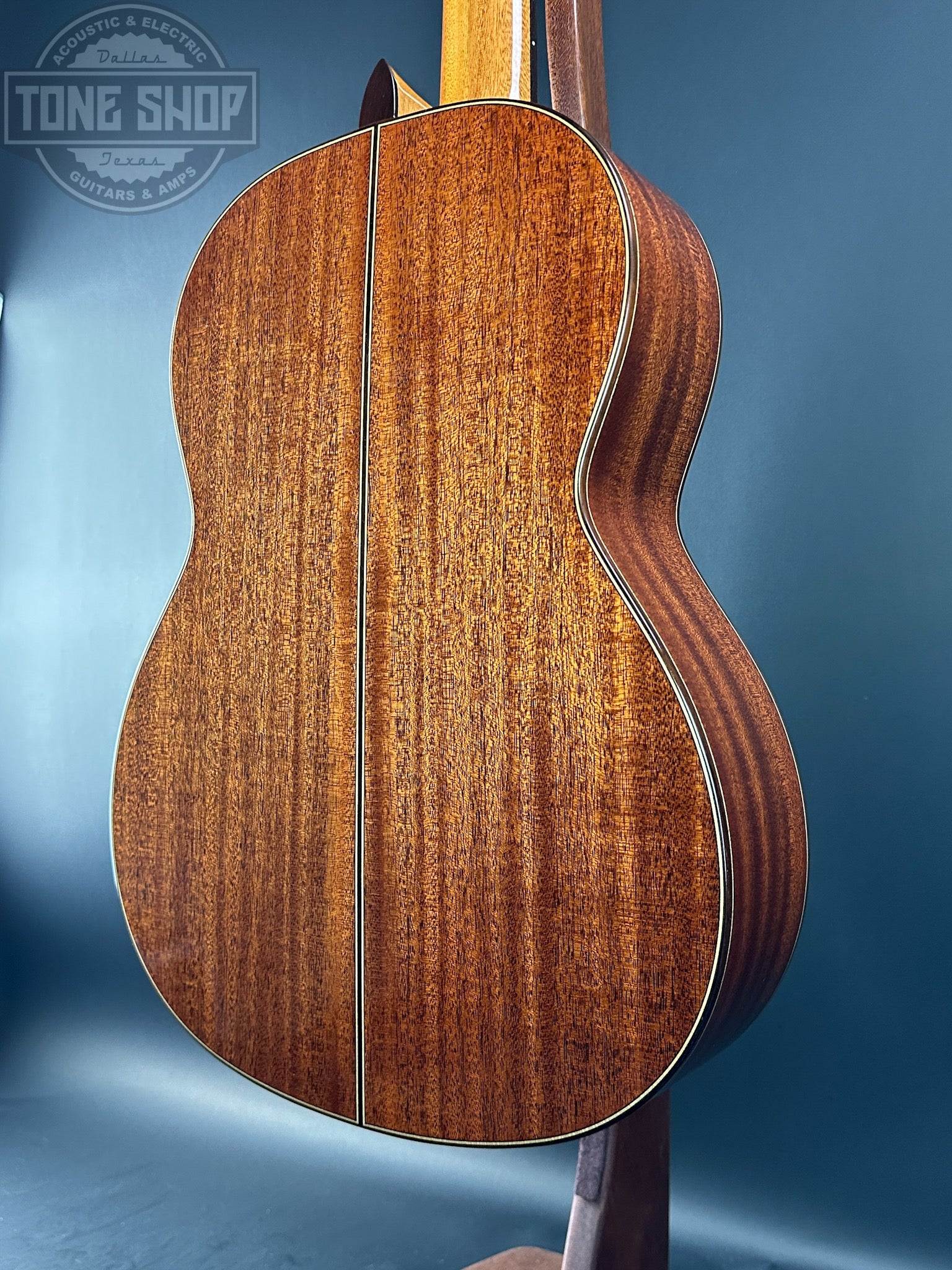 Back angle of Used Cordoba C9.