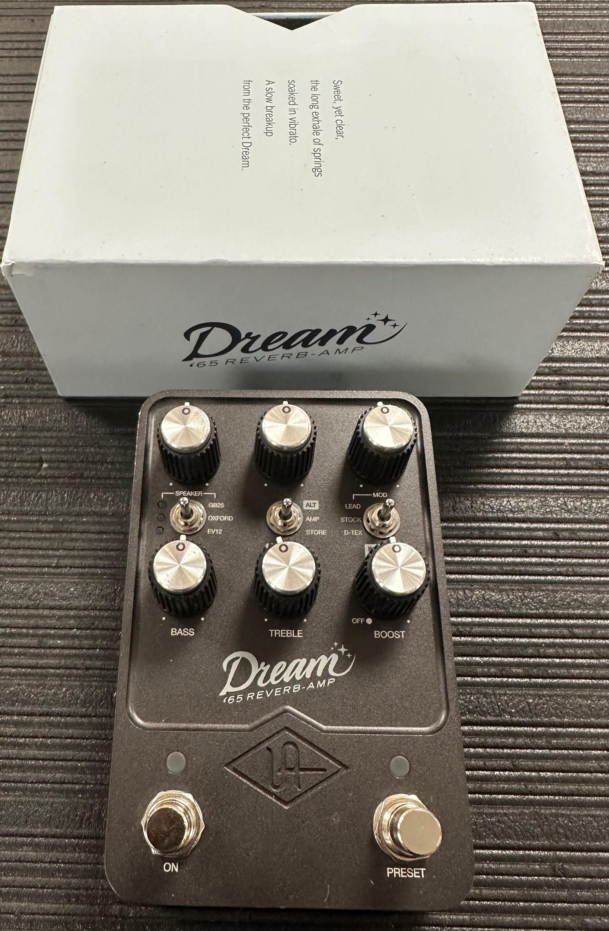 Top with box of Universal Audio Dream '65 Reverb Amp Pedal w/box TSS3510