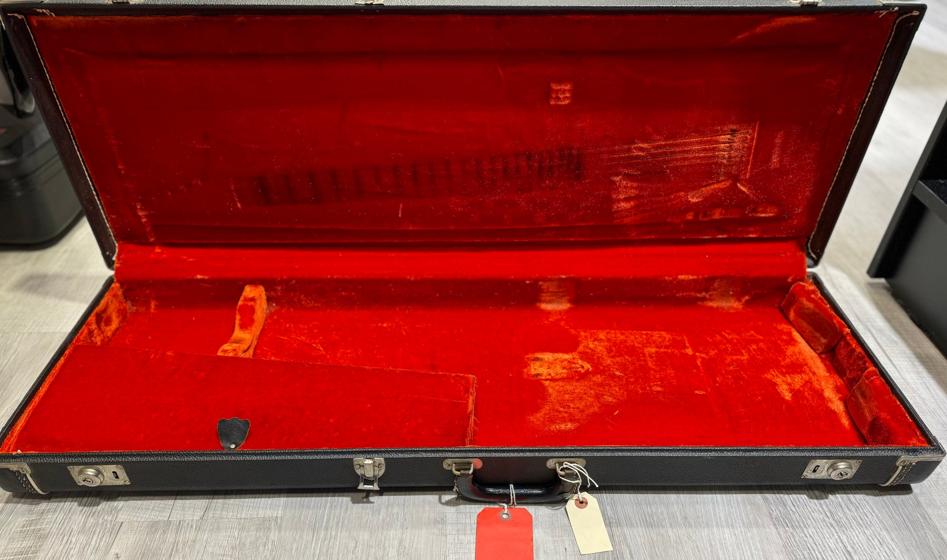 Inside of Used 70s Fender Stratocaster Case Black Tolex Red Interior