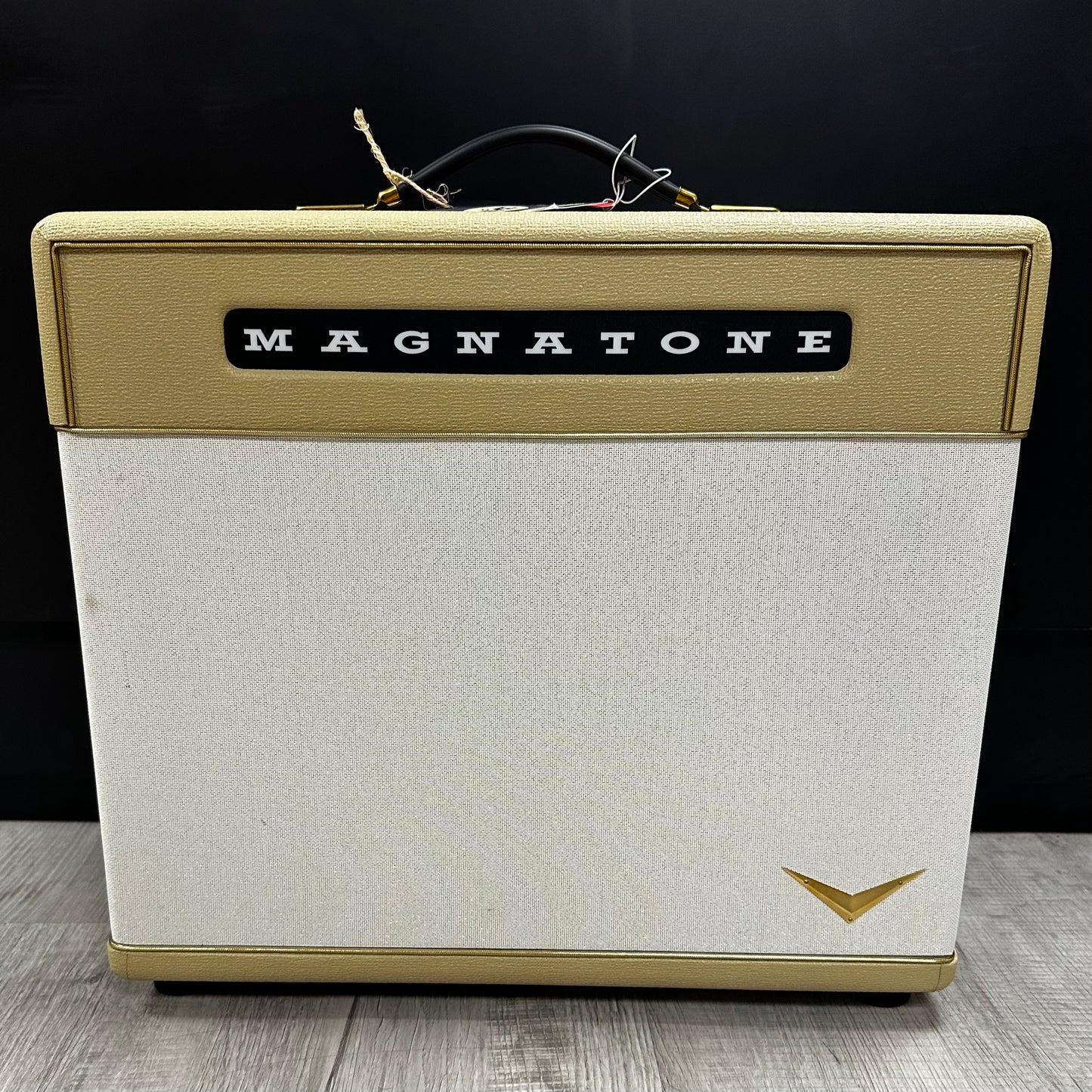 Front view of Used Magnatone Super 15 15 Watt 1x12 Guitar Combo Amp Gold 