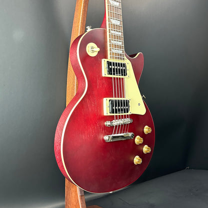 Front angle of Used Epiphone Les Paul Trad Pro IV Wine.