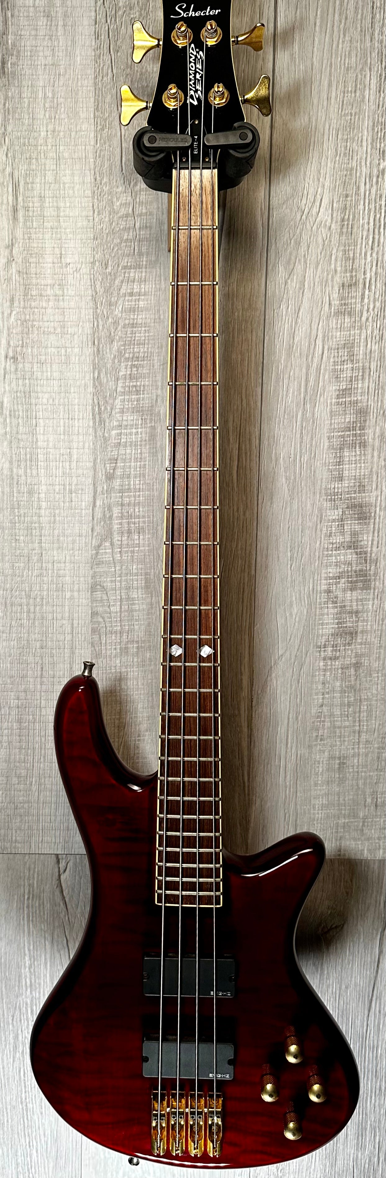 Full frontal of Used Schecter Diamond Elite 4 Bass TSS2648.