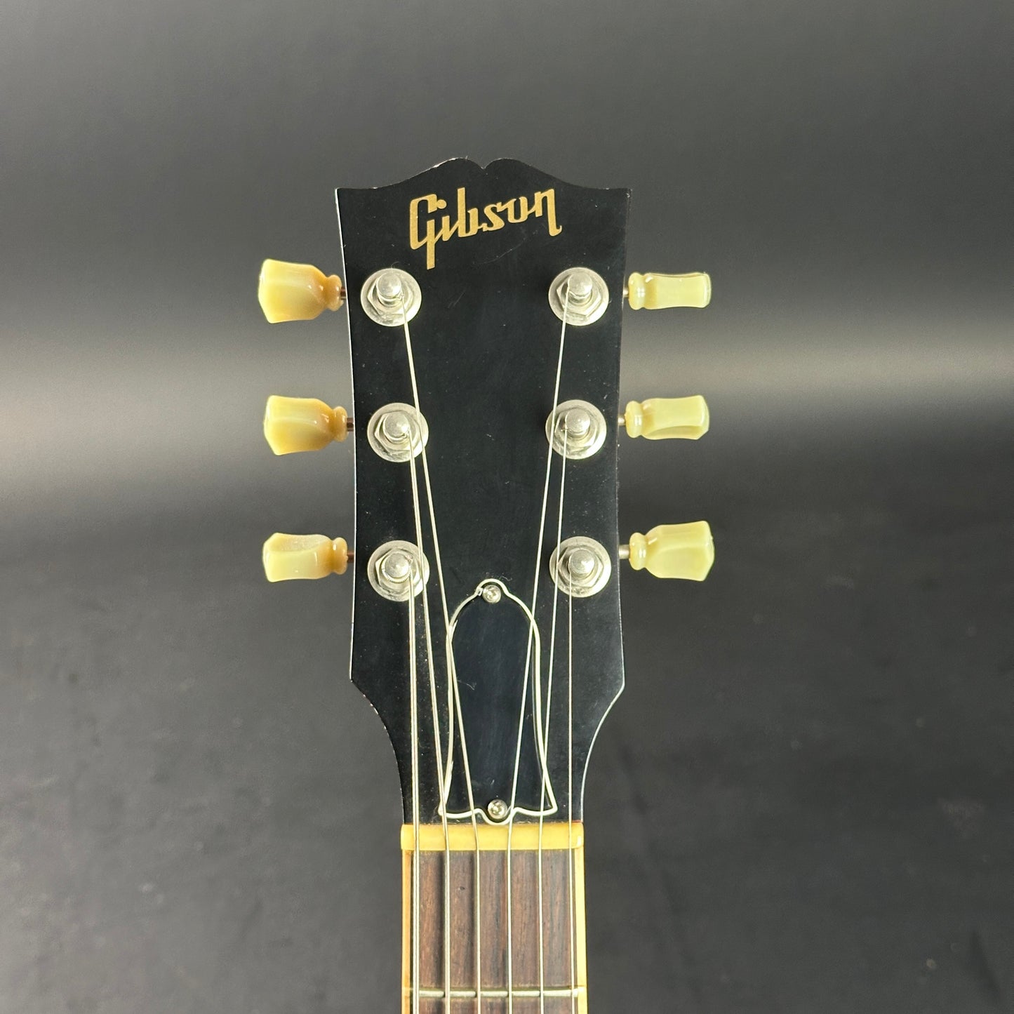 Headstock of Used 2003 Gibson ES-333 Cherry.