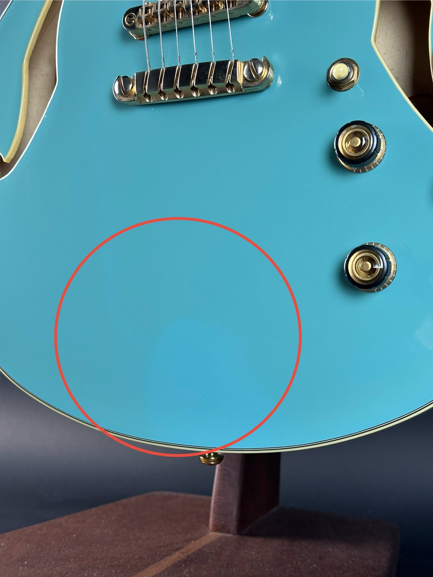 Discoloration in finish of Used Ibanez AS73G-MTB Blue.