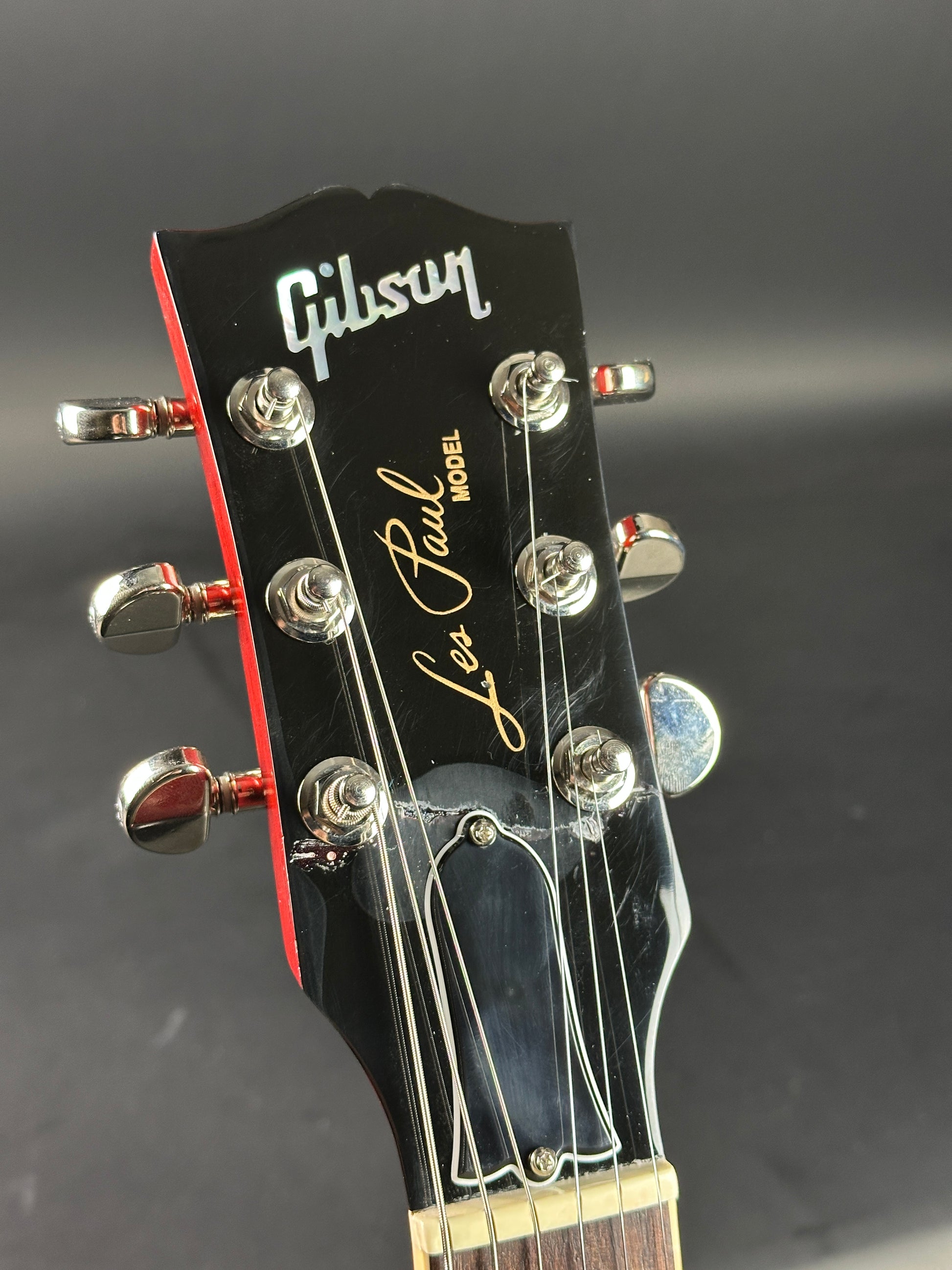 Headstock of Used Gibson Les Paul Standard 60s Iced Tea.