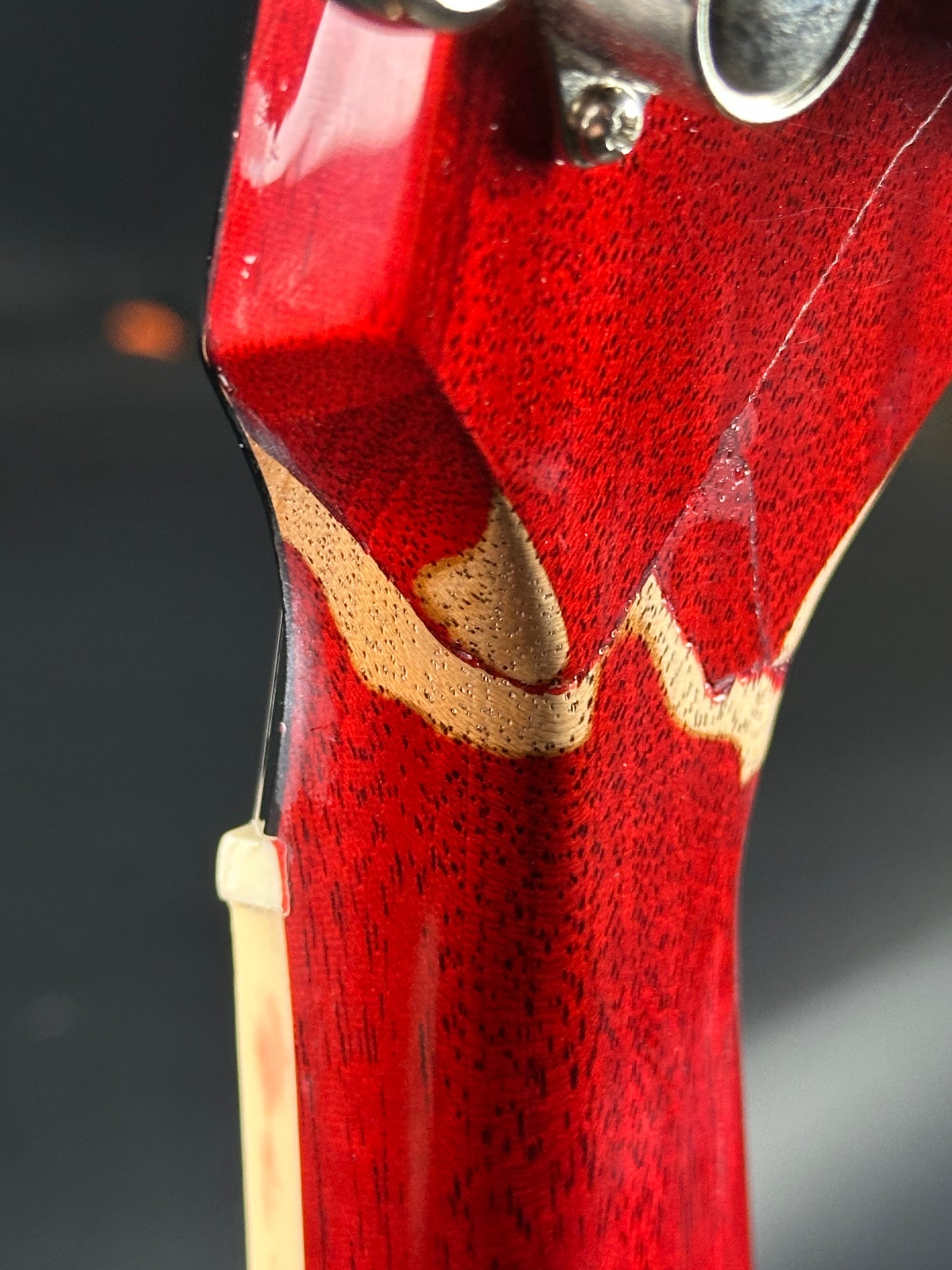 Crack in headstock of Used Gibson Les Paul Standard 60s Iced Tea.