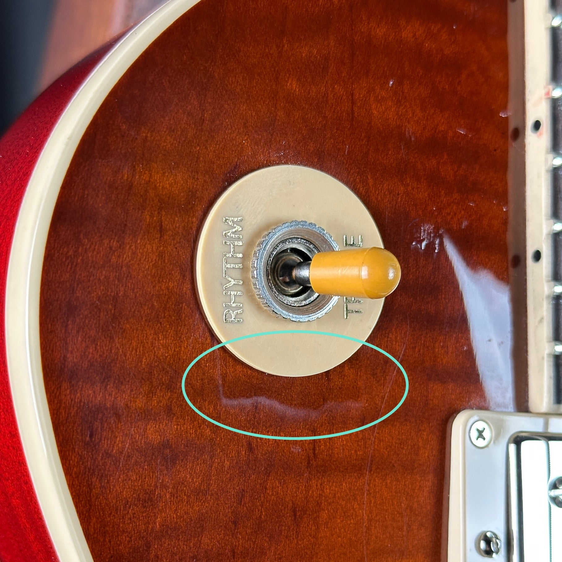 Mark near selector switch of Used Gibson Les Paul Standard 60s Iced Tea.