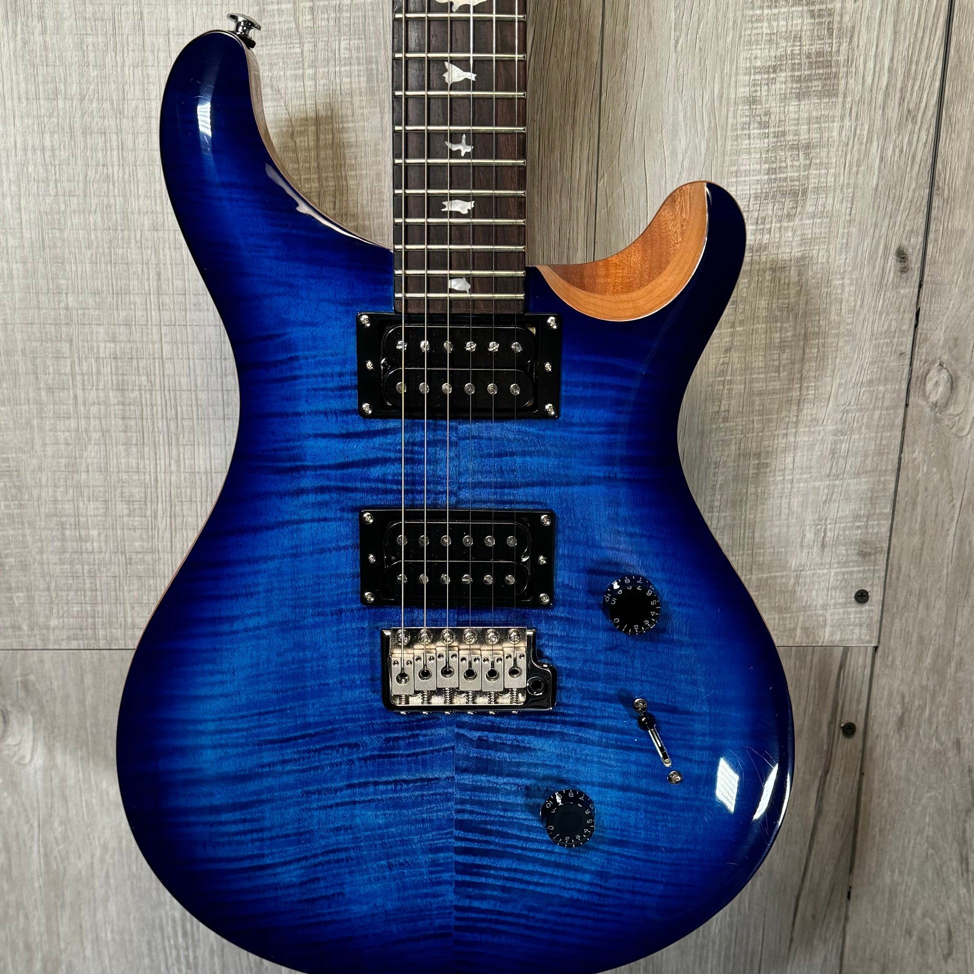 Front of Used PRS SE Custom 24 Whale Blue TSS3634