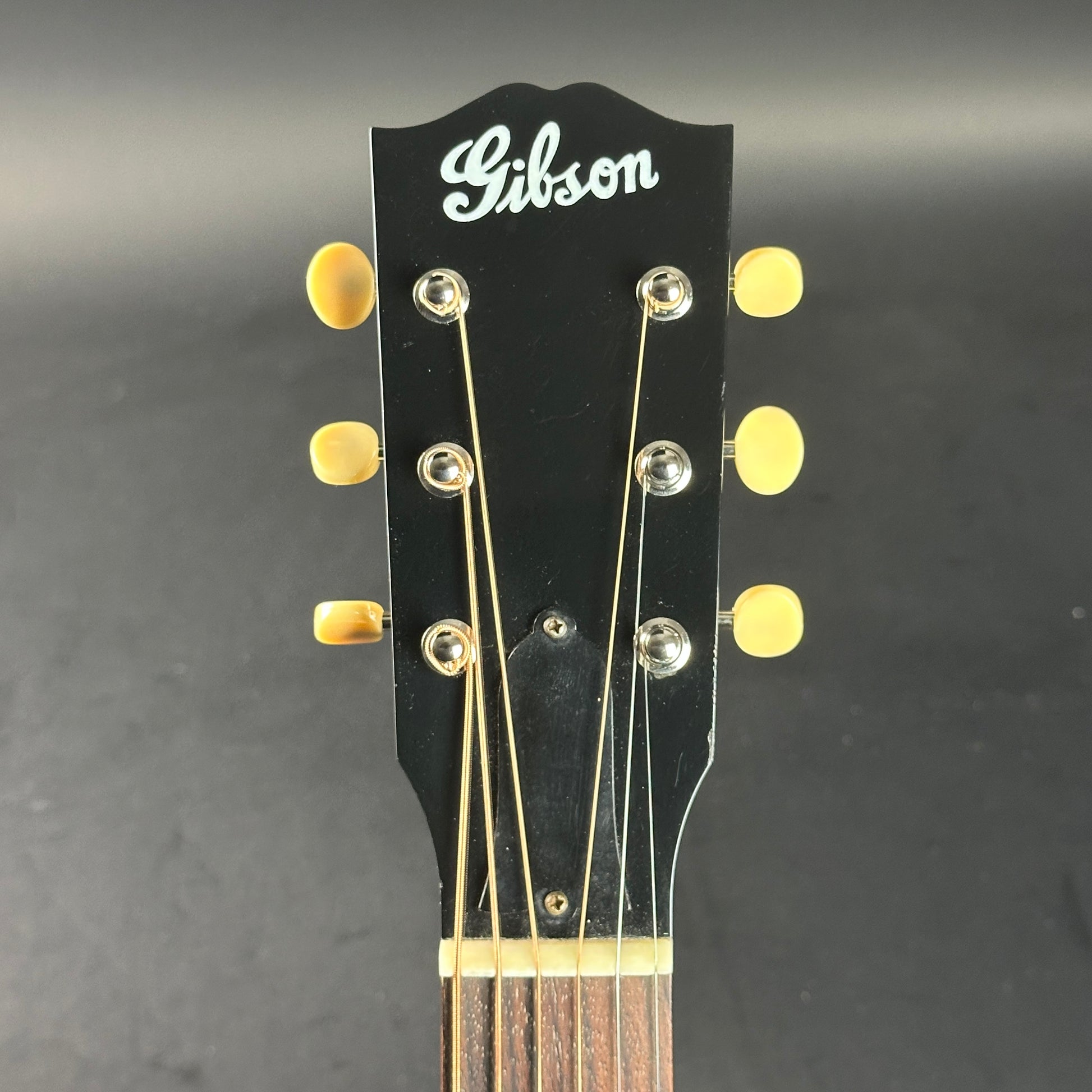 Headstock of Used 2023 Gibson L-00 Black.