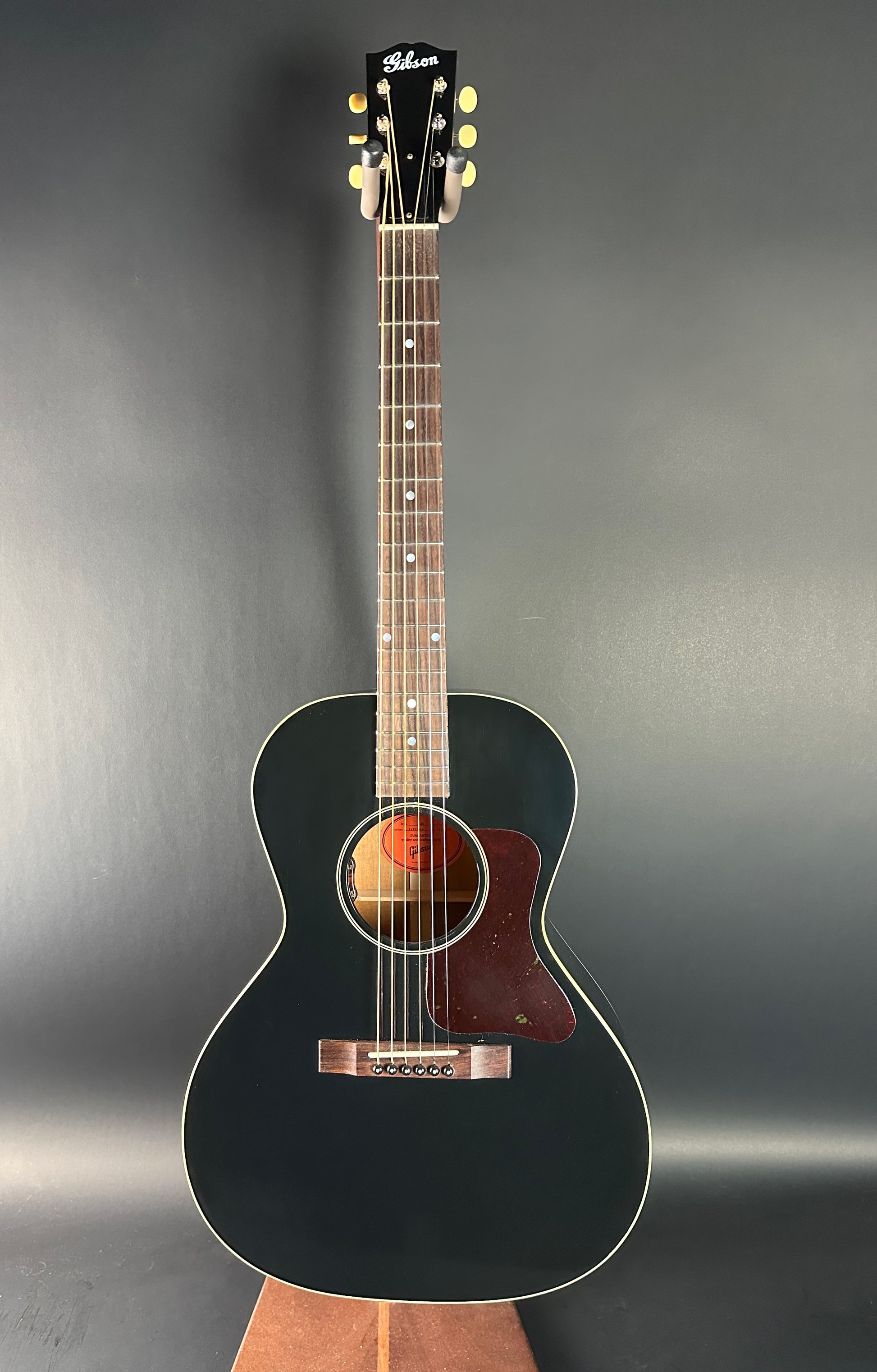 Full front of Used 2023 Gibson L-00 Black.