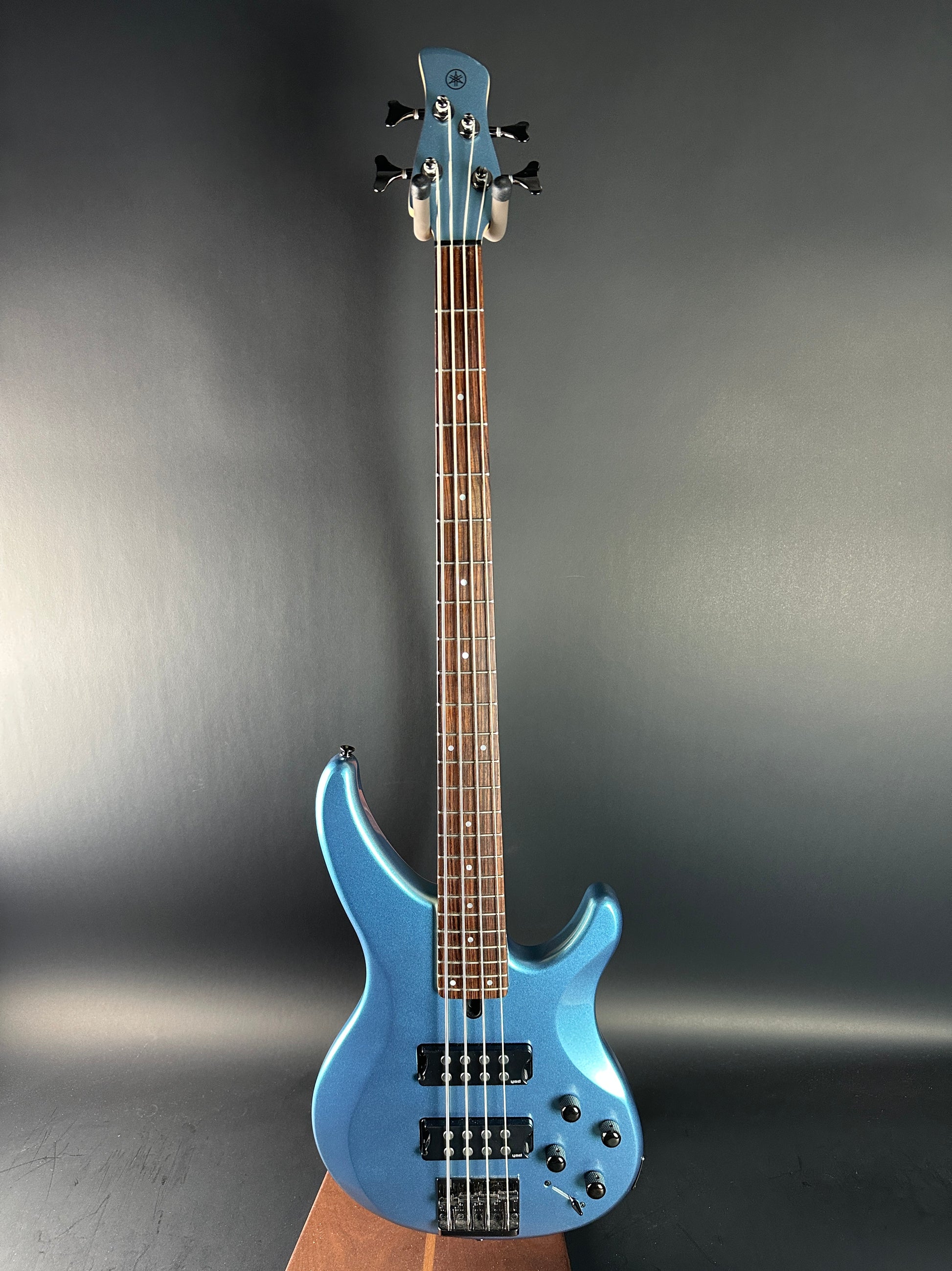 Full front of Used Yamaha TRBX304 Bass Blue.