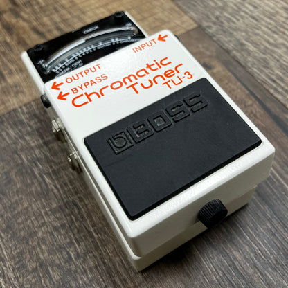 Side of Used Boss TU3 Tuner Pedal TFW230