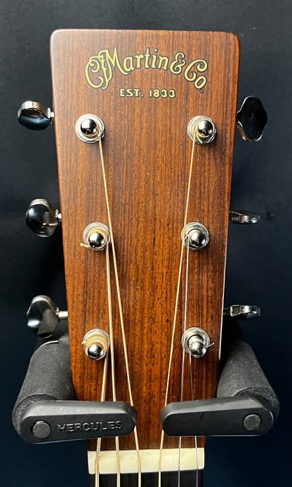 Headstock of Used 2005 Martin OM-28V Natural w/K&K Pickup w/case TFW370