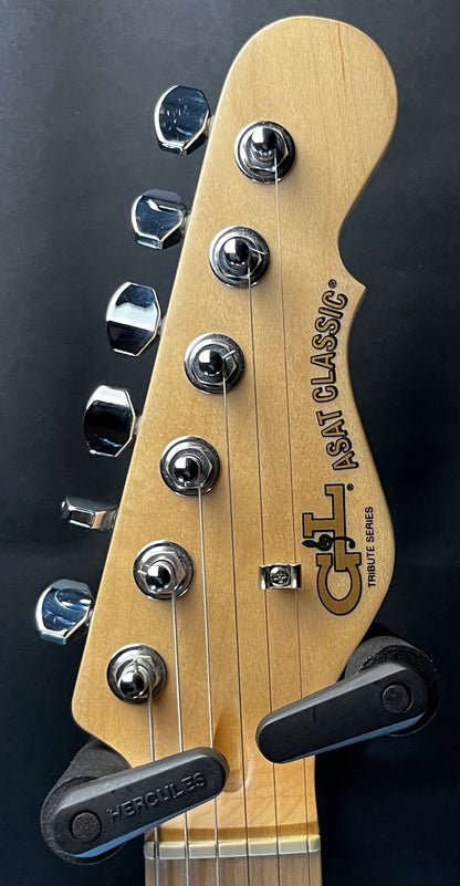 Headstock of Used G&L ASAT Classic Tribute Series Natural TFW383