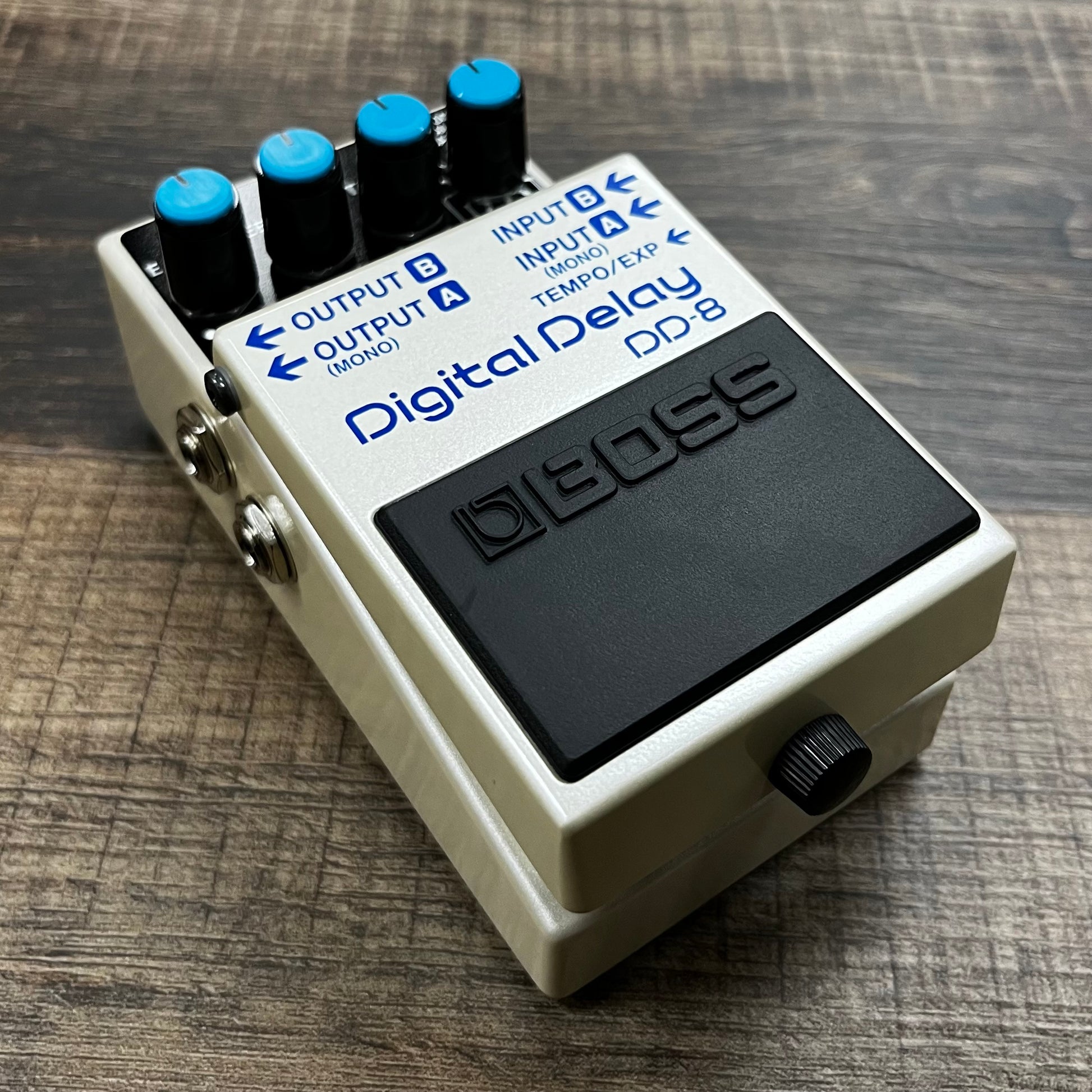 Side of Used Boss DD-8 Digital Delay w/Box TFW415