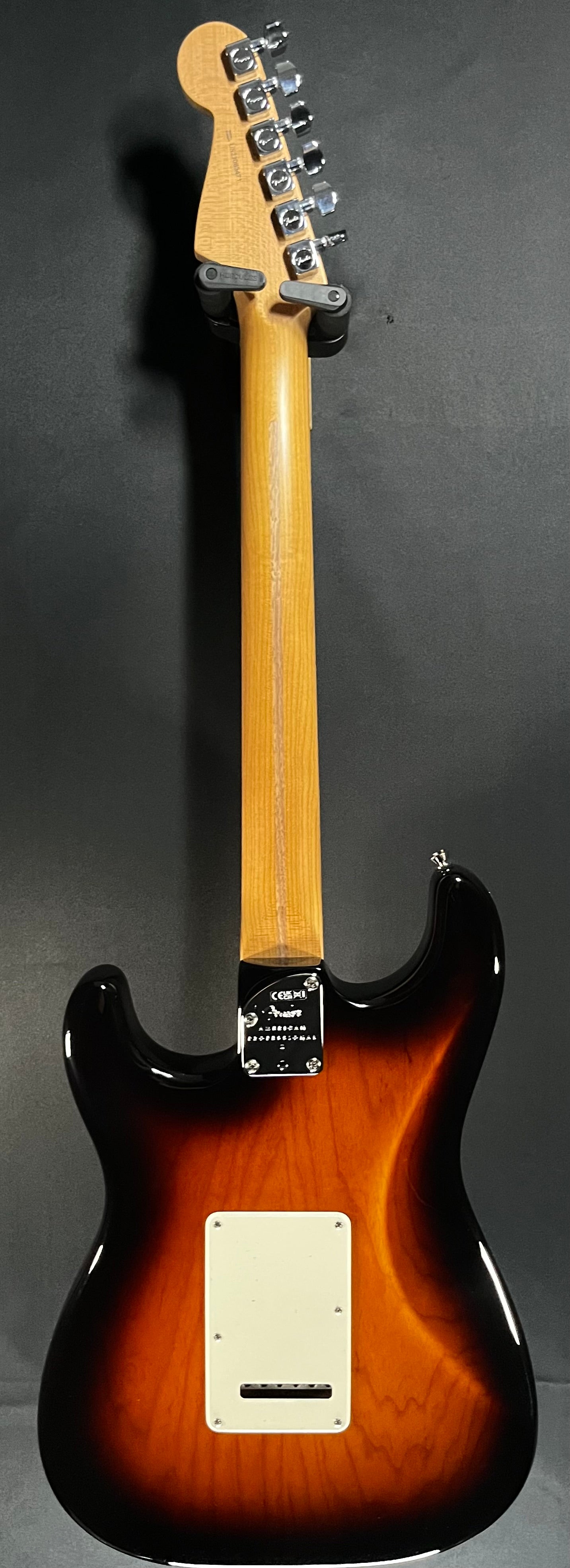 Full back of Used 2023 Fender American Pro II Anniversary Stratocaster Roasted Neck 2 Color Sunburst w/Case TFW426