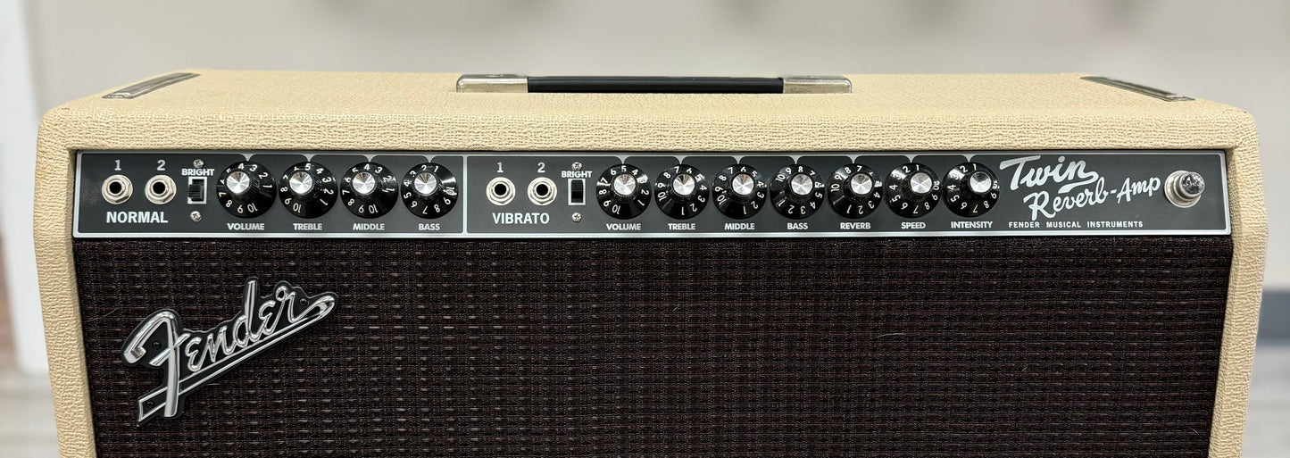 Front of Used Fender Tonemaster Twin Reverb Blonde