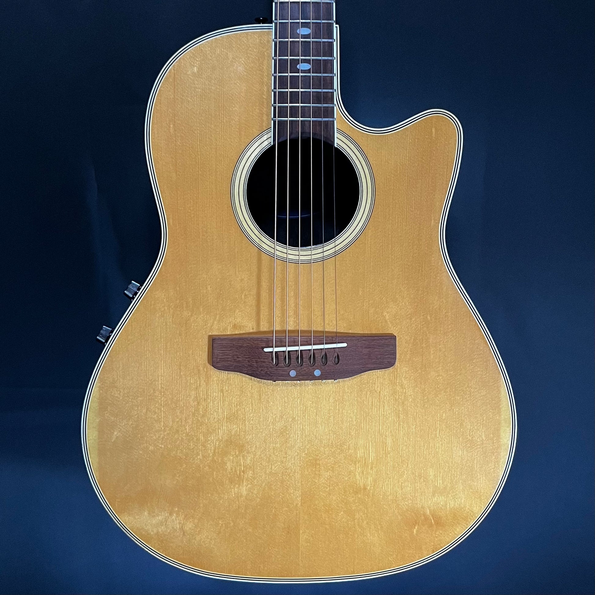 Front of Used Applause AE-36 Natural w/case TFW453