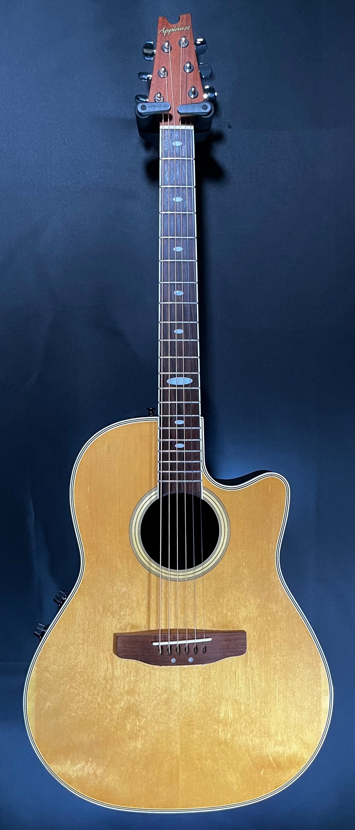 Full front of Used Applause AE-36 Natural w/case TFW453