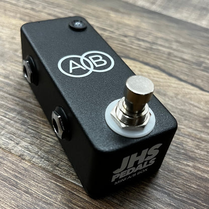 Side of Used JHS A-B Box Mini Pedal TFW461