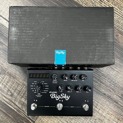 Top of w/box of Used Strymon Big Sky Midnight Edition w/box TFW483