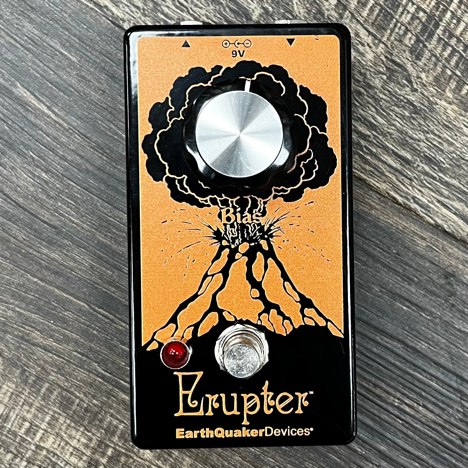 Top of Used EarthQuaker Devices Erupter Fuzz Pedal w/Box TFW493