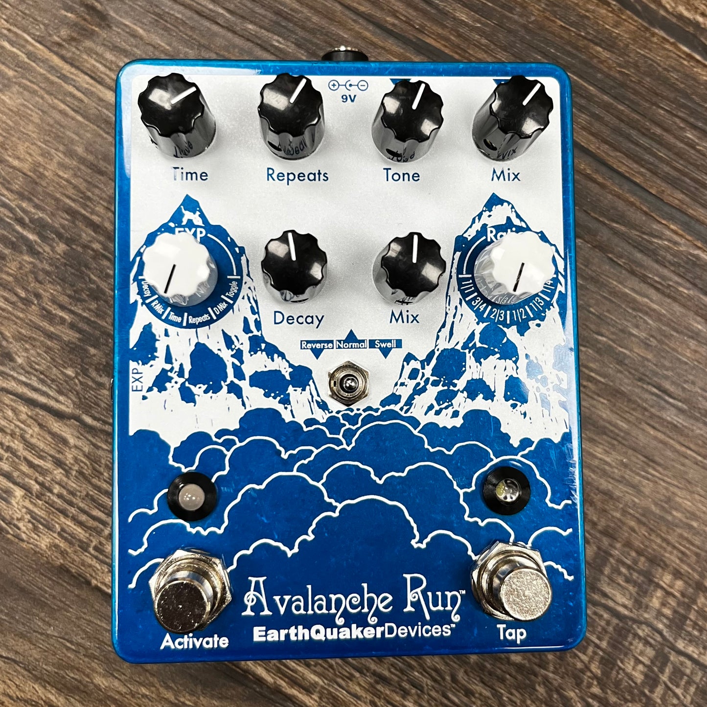 Top of Used EarthQuaker Devices Avalanche Run Stereo Delay & Reverb TFW502