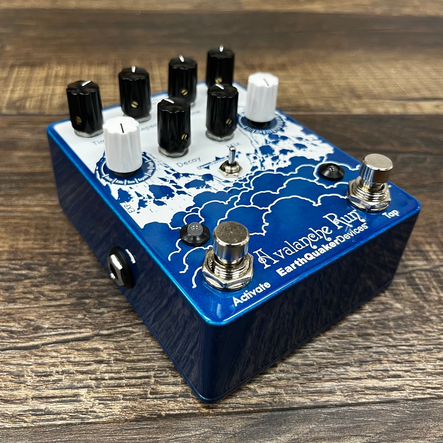 Side of Used EarthQuaker Devices Avalanche Run Stereo Delay & Reverb TFW502