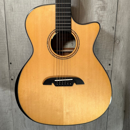 Front of Used Alvarez AG610CEARB Acoustic/Electric Natural TSS3681