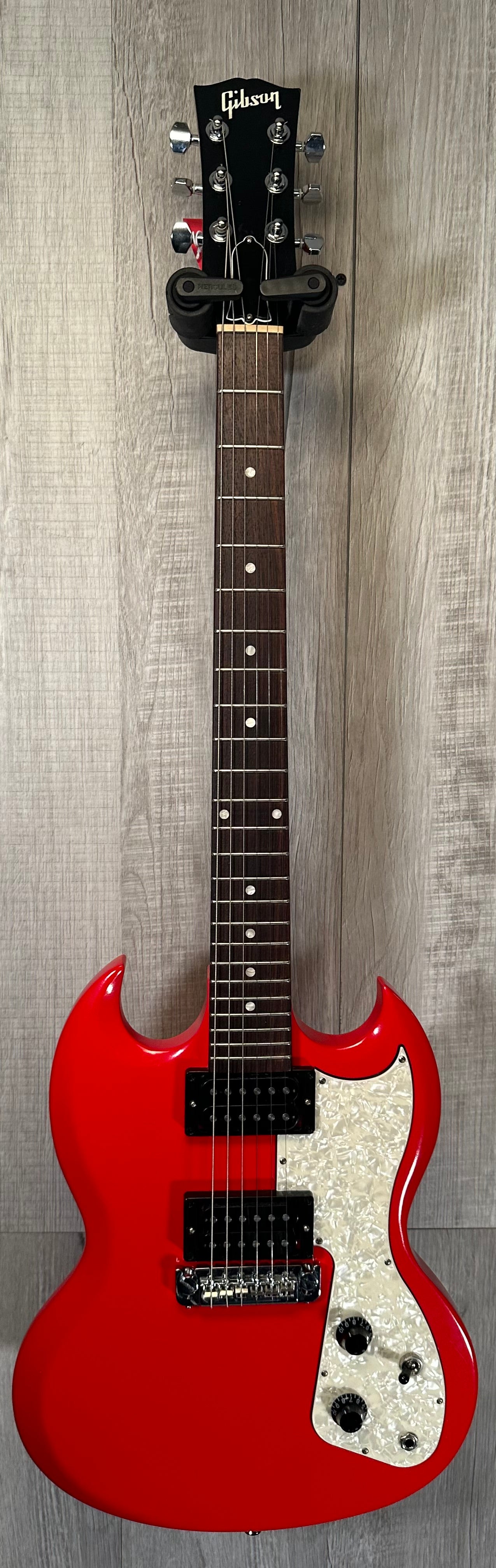 Full front of Used SG Fusion Bright Cherry TSS3740