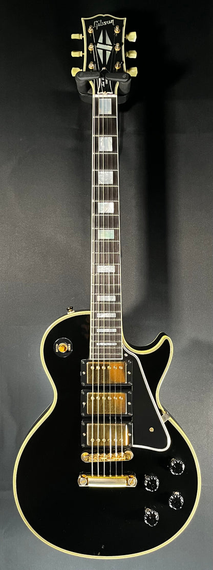 Full Front of Used 2008 Gibson Les Paul Custom '57 VOS Black Beauty w/case TFW520