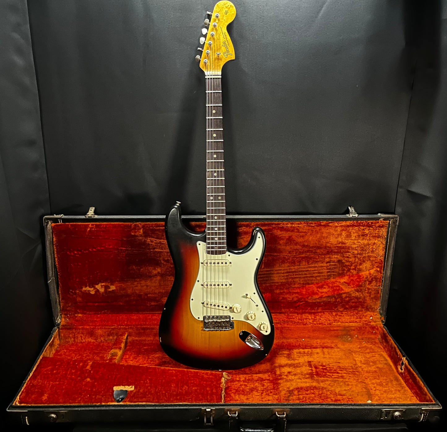 Full front of w/case of Used Vintage 1966 Fender Stratocaster 3-Tone Sunburst w/OHSC TFW521