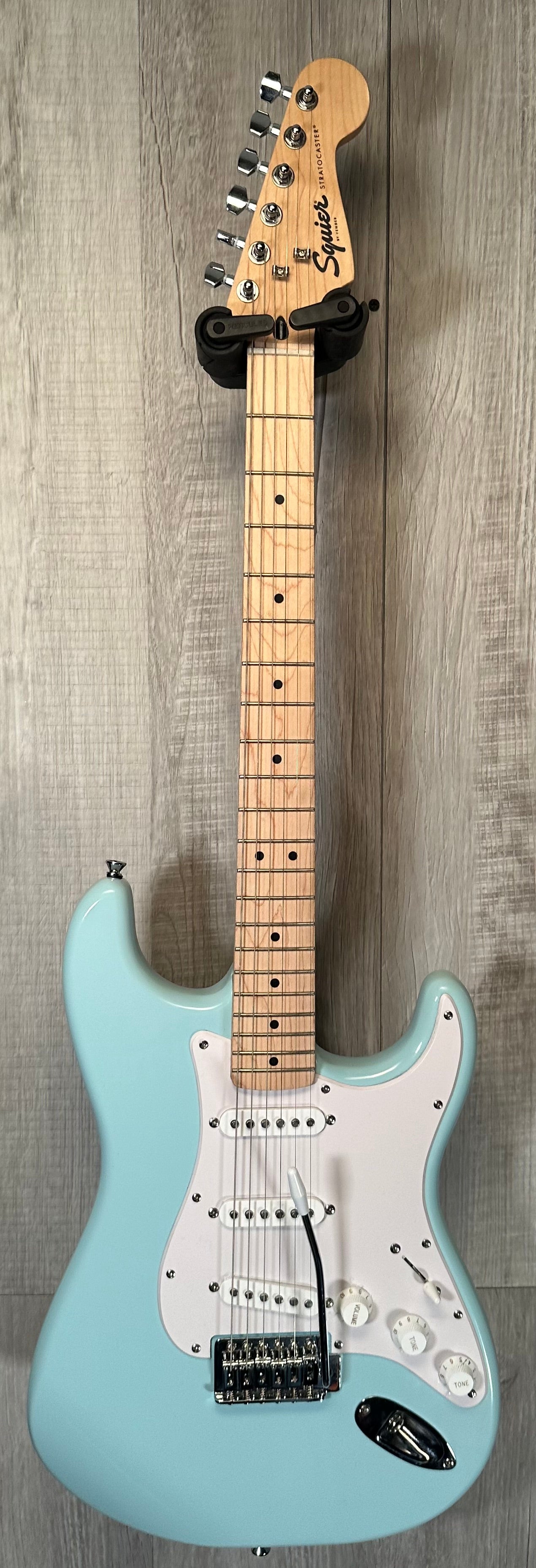 Full front of Used Squier Stratocaster Daphne Blue w/bag TSS3882