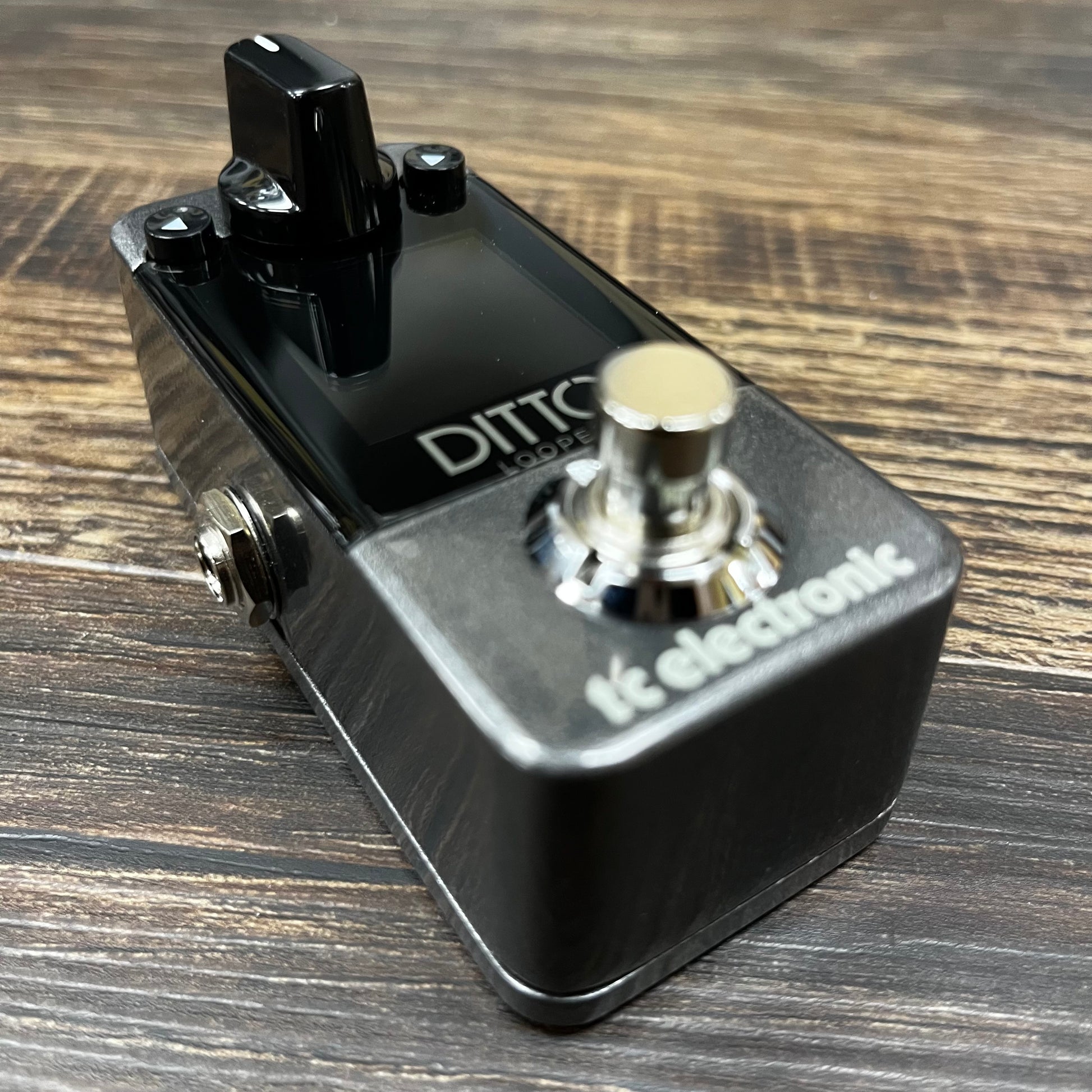 Side of Used TC Electronics Ditto+ Plus Looper TFW581