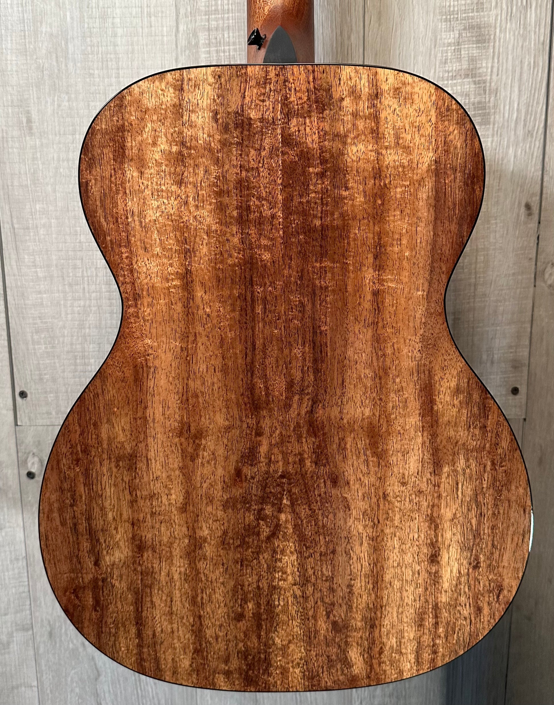 Back of Used Martin 000-12E Koa w/bag TSS3931