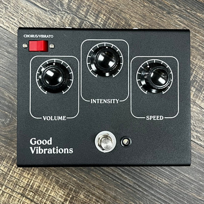 Top of Used JHS Good Vibrations Chorus/Vibrato Pedal w/box TFW610