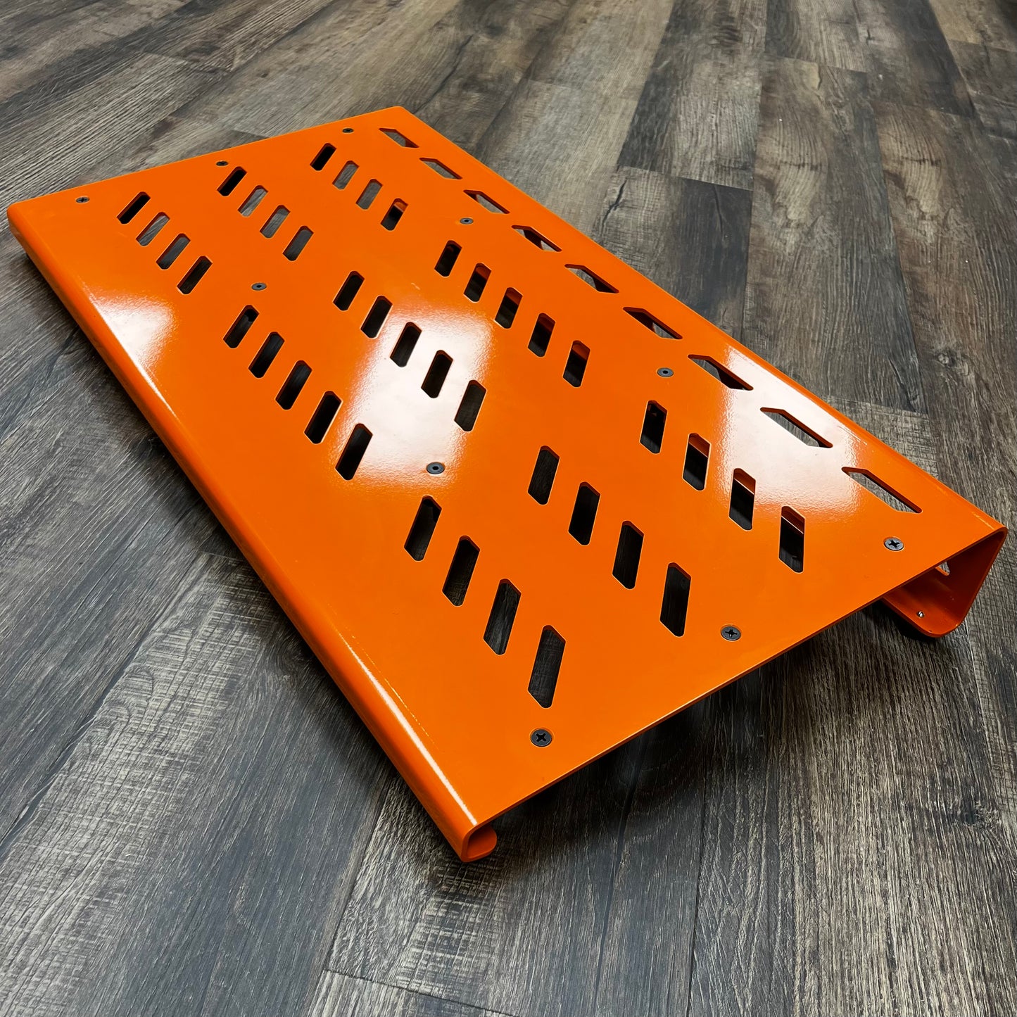 Side of Used Gator GPB-XBAK-OR Orange Aluminum Pedal Board Extra Large w/ Carry Bag TFW616