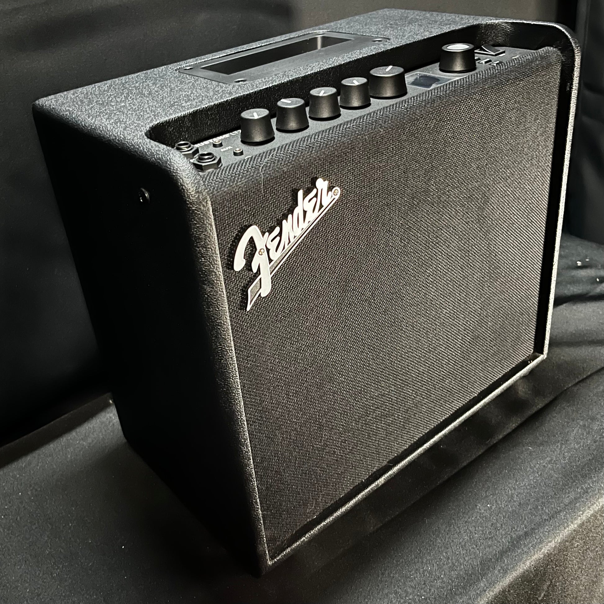 Side of Used Fender Mustang LT25 25w 1x8 Combo TFW630