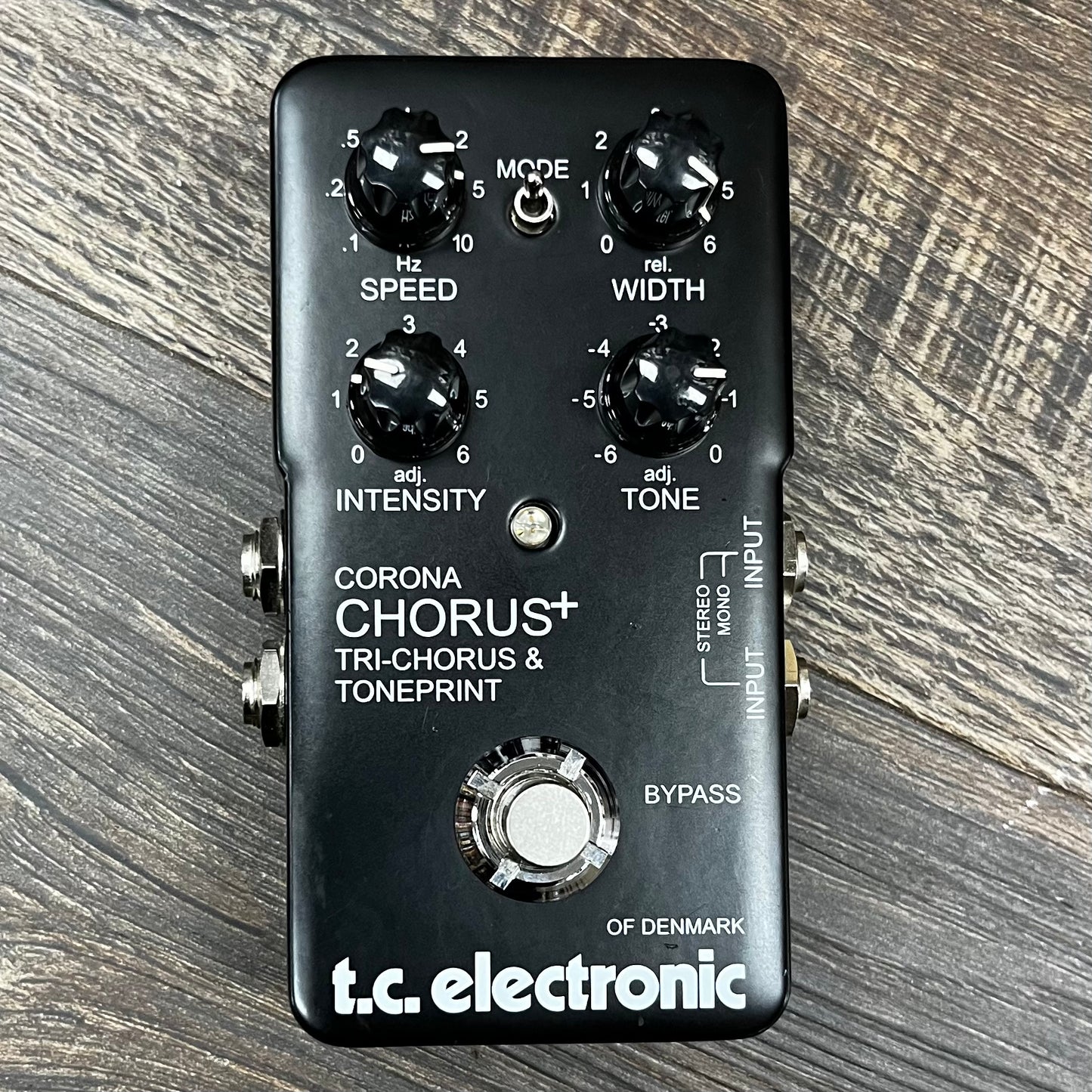 Top of Used TC Electronic Corona Chorus + Try Chorus + Toneprint Pedal TFW638