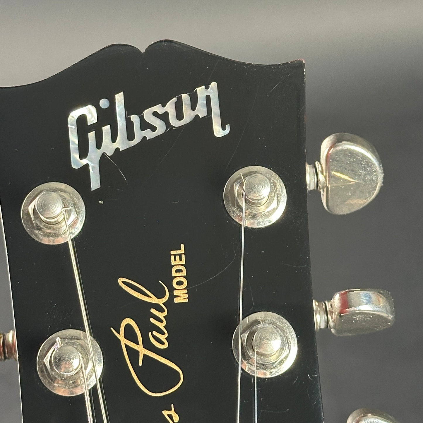 Scratches on headstock of Used Gibson Les Paul Standard 60's Iced Tea.