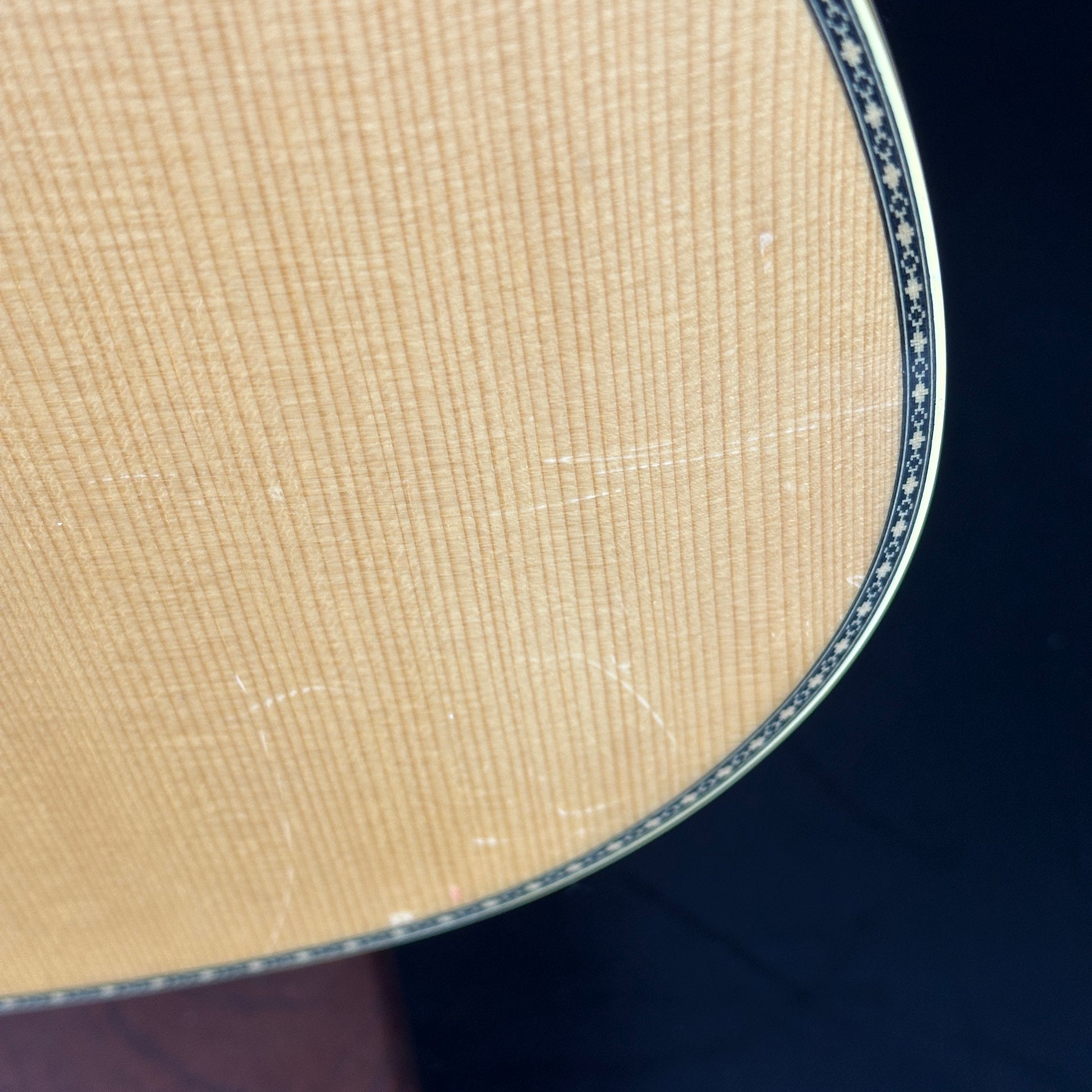 Scratches on body of Used 80s Yamaha L-10.