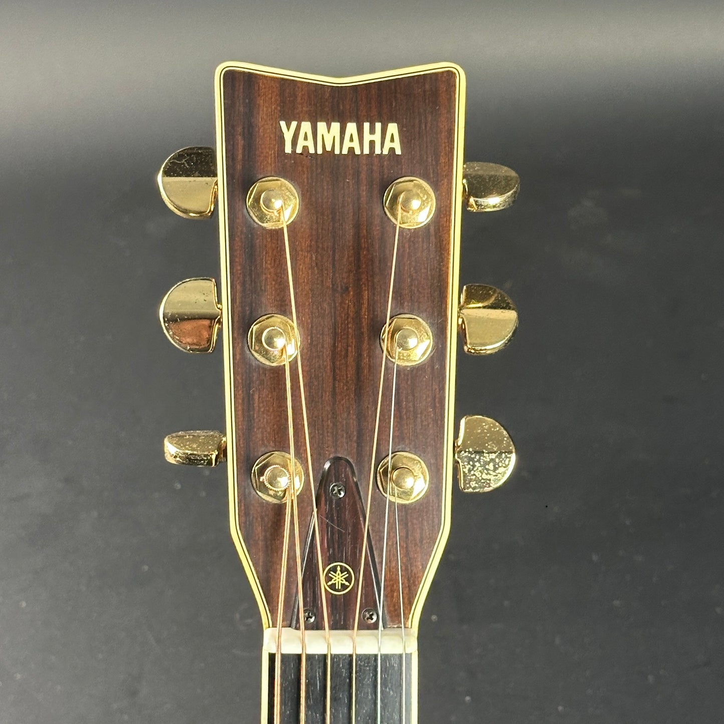 Headstock of Used 80s Yamaha L-10.