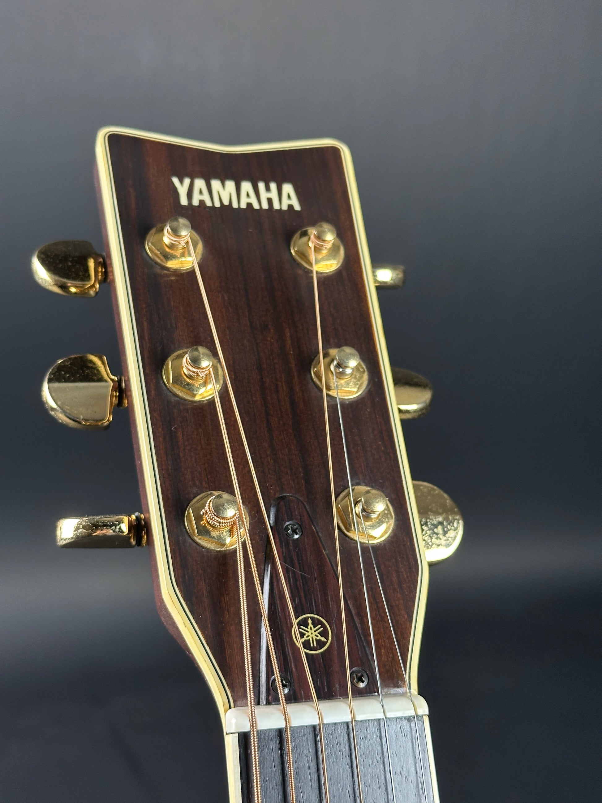 Headstock of Used 80s Yamaha L-10.