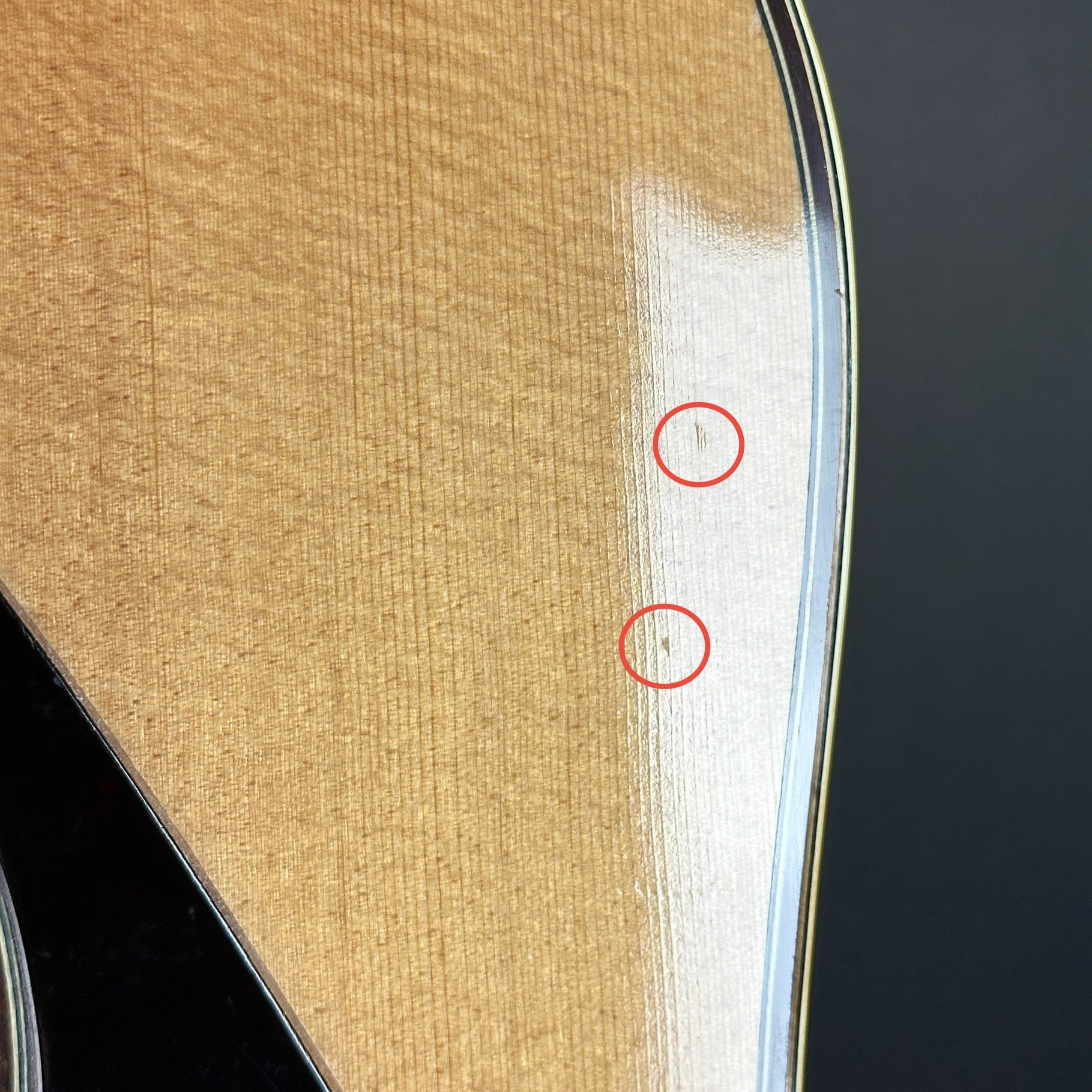 Two small dents on body of Vintage 1970s Yamaha L-5.