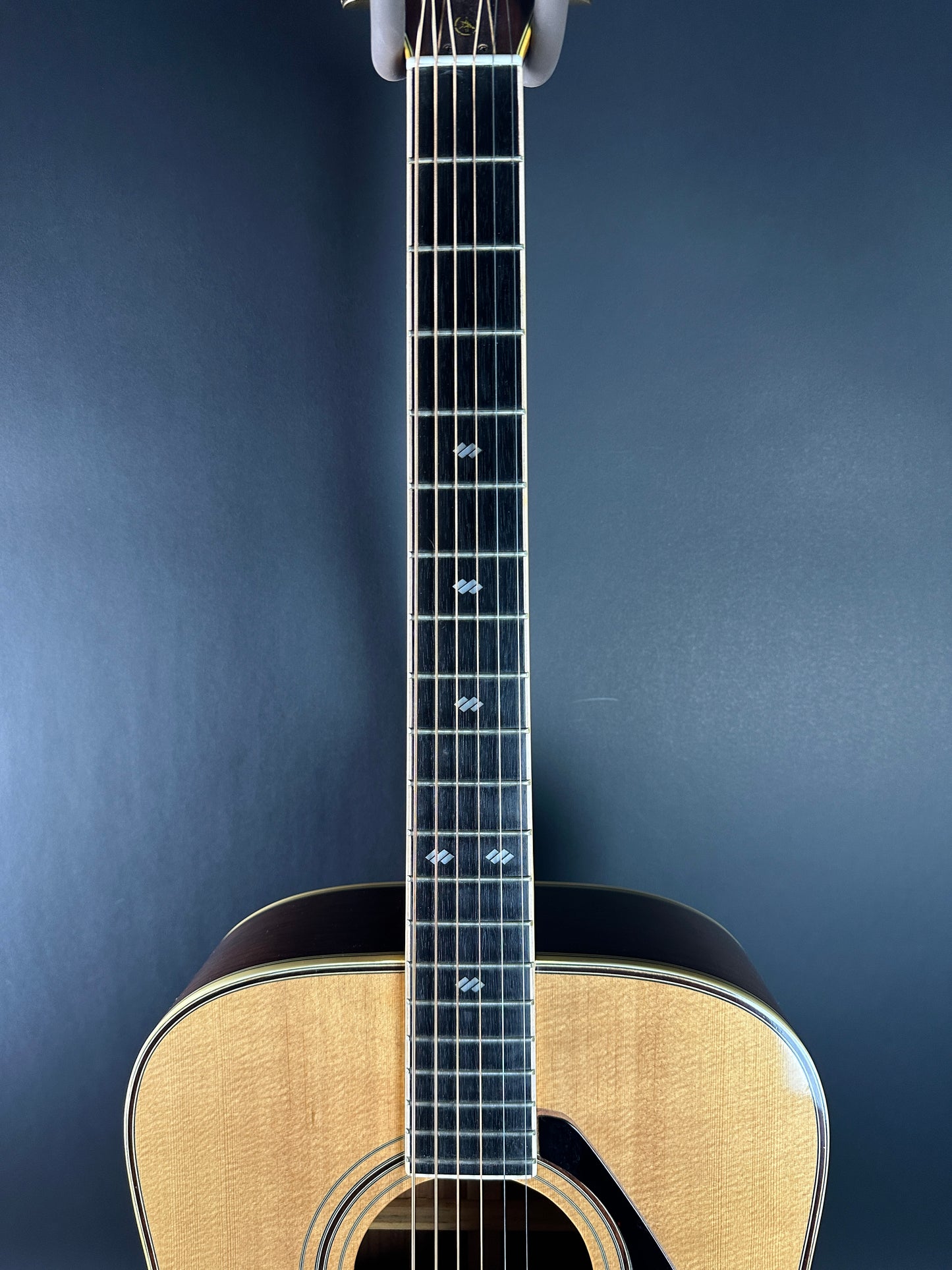 Fretboard of Vintage 1970s Yamaha L-5.