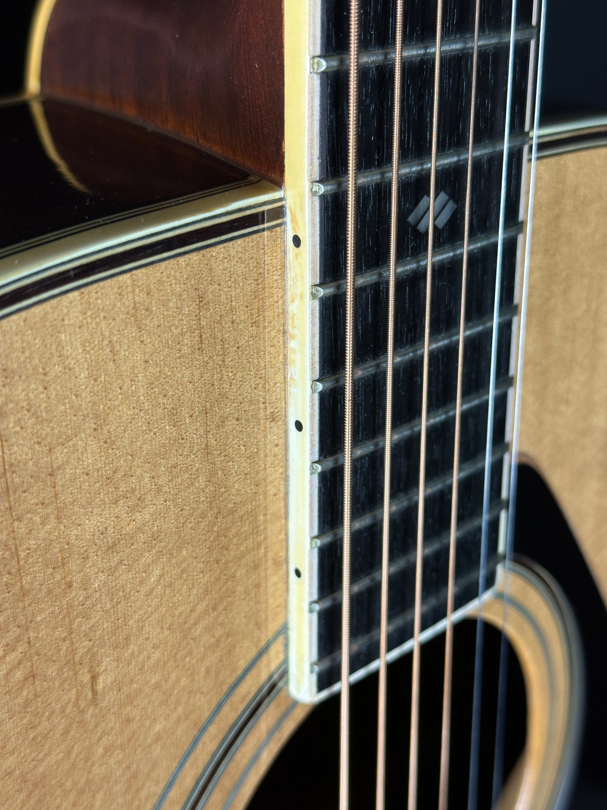 Binding on Vintage 1970s Yamaha L-5.