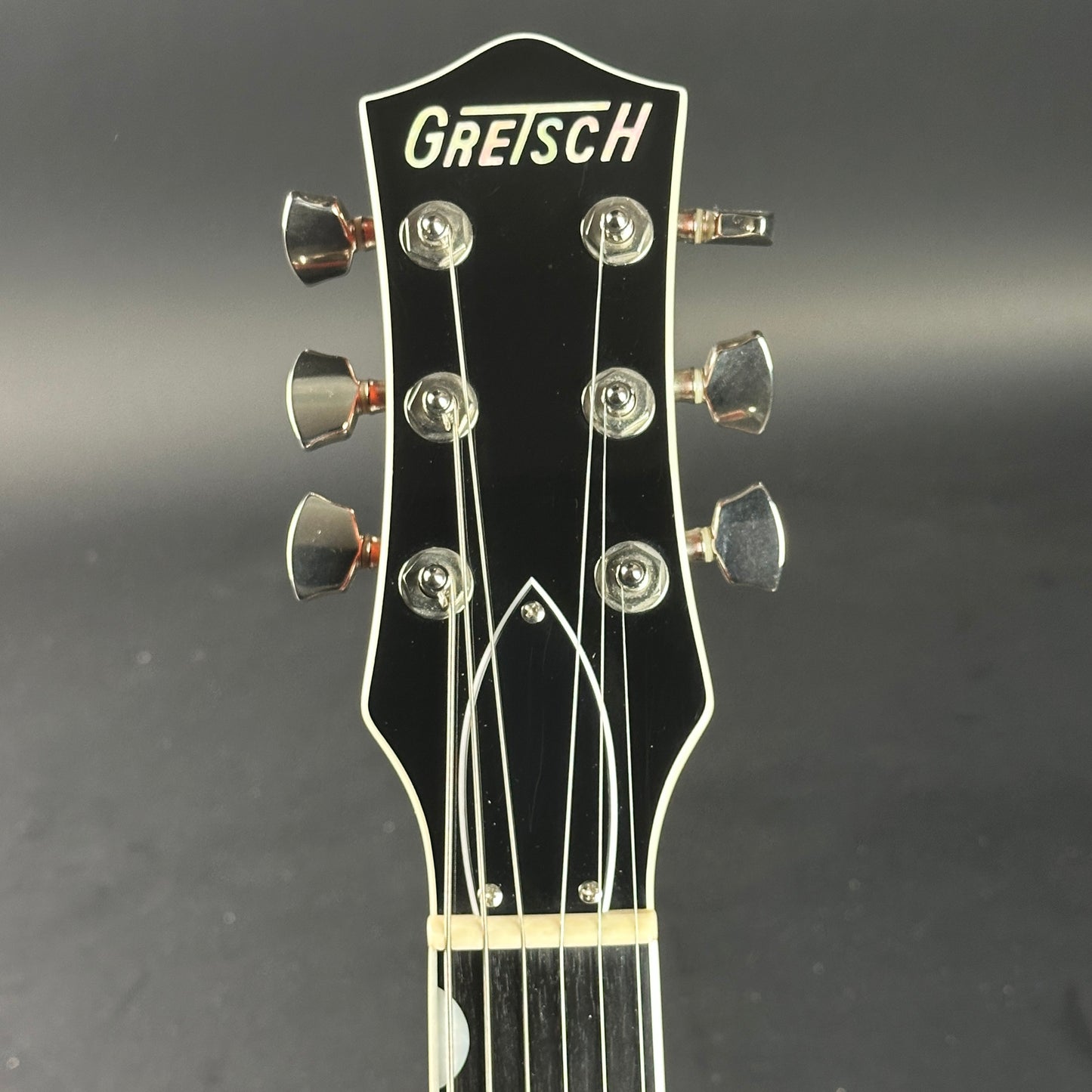 Headstock of Used Gretsch G6128T-TVP Power Jet.