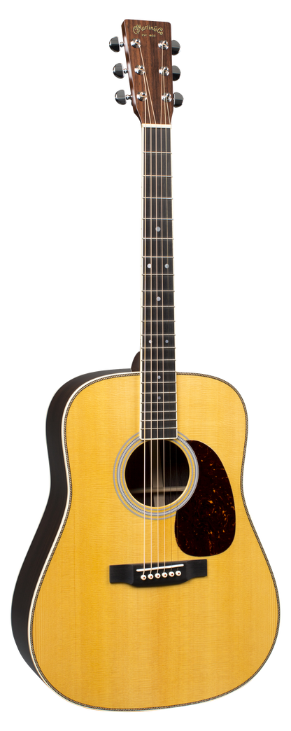 Full frontal of Martin HD-35 Natural.